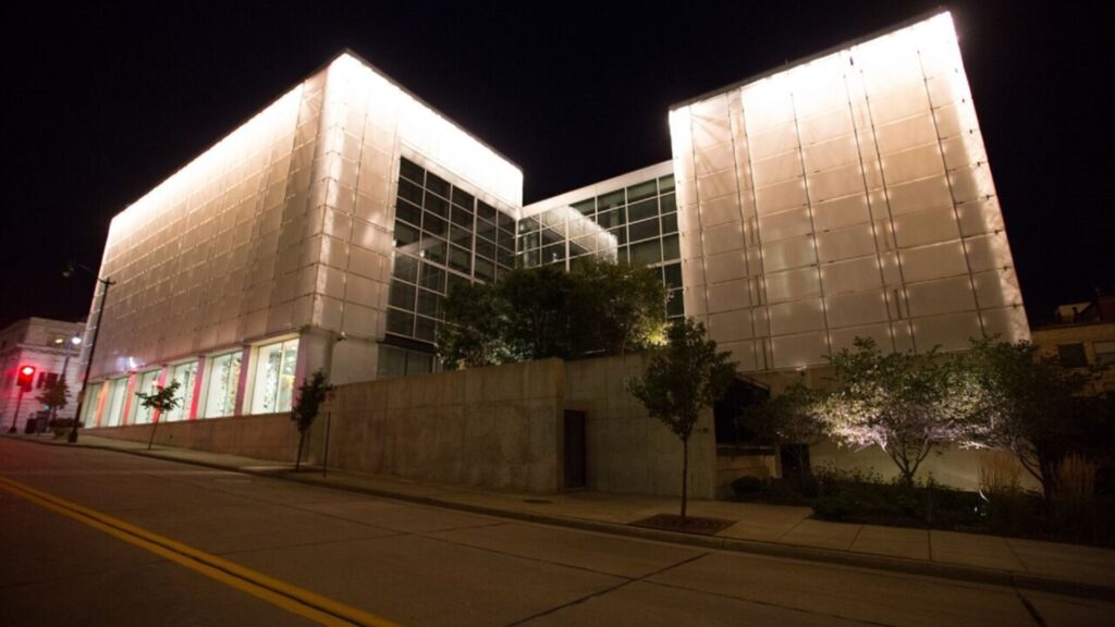 racine art museum at night