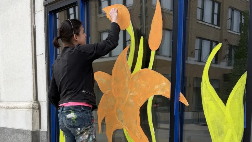 Kelly Witte painting Downtown Racine Makers Gallery